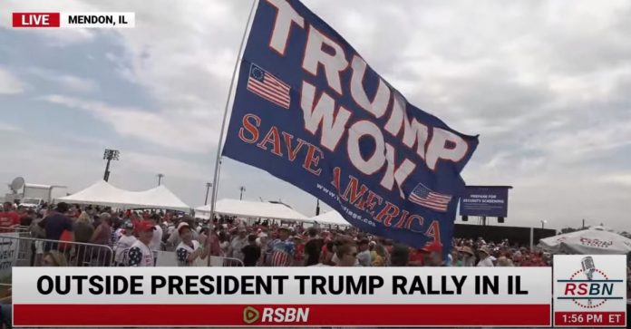 thousands-turn-out-early-to-see-president-trump-in-mendon,-il-the-day-after-roe-v.-wade-is-overturned–-photos