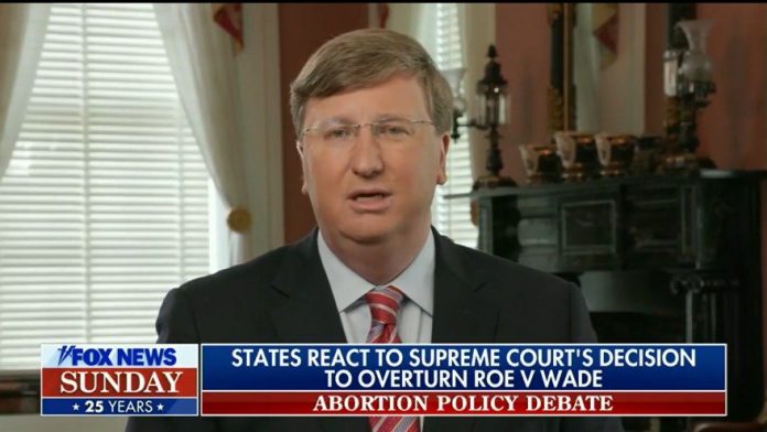 mississippi-governor-warns-doctors-will-lose-license-for-prescribing-medication-abortions