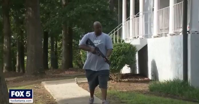 armed-veteran-homeowner-gets-into-wild-shootout-with-burglars-on-his-front-lawn-(video)