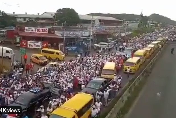 enormous-protests-in-panama-over-skyrocketing-inflation,-demonstrators-block-roads