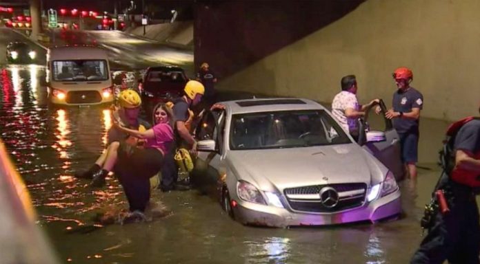 monsoon-storm-floods-las-vegas-desert-overnight-leaving-casinos-and-airports-underwater