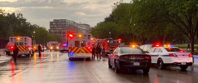 4-people-in-critical-condition-after-lightning-strike-near-white-house