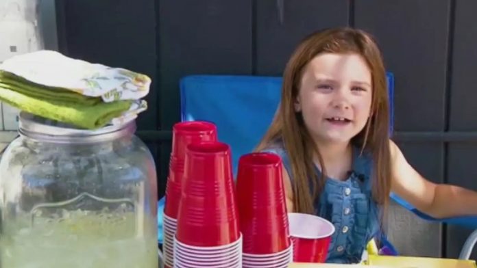 an-8-year-old-ohio-girl’s-lemonade-stand-was-shut-down-by-police-after-nearby-food-festival-complained