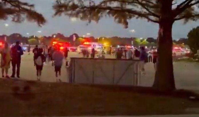 developing:-at-least-3-people-shot-in-parking-lot-at-six-flags-great-america-in-metro-chicago