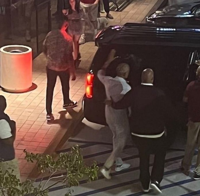 obamas-park-in-handicapped-spot-for-two-hours-while-dining-at-trendy-sushi-restaurant-in-los-angeles-(video)