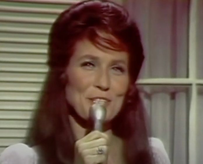 nation-great-loretta-lynn-dead-at-90–-a-“coal-miner’s-daughter”–-video