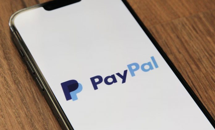 paypal’s-new-policy-will-fine-users-$2,500-directly-from-their-accounts-if-they-spread-“misinformation”