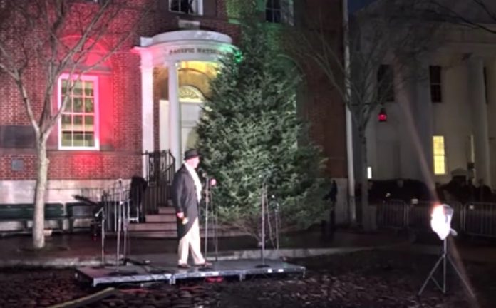 bidens-attend-annual-nantucket-christmas-tree-lighting-ceremony–-tree-fails-to-light-up-on-first-try-(video)