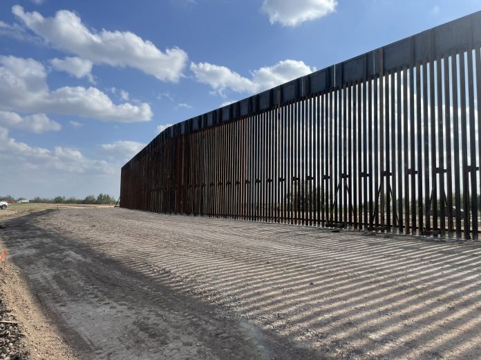 texas-to-resume-construction-of-border-wall-initiated-by-president-trump-after-reaching-deals-with-private-land-owners