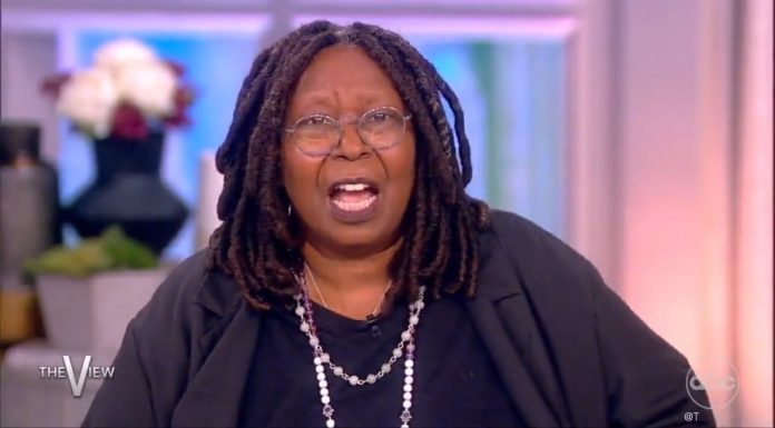 whoopi-goldberg-defends-offensive-remarks-about-holocaust,-doubles-down-on-slur