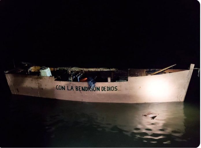 boat-named-“with-god’s-blessing”-lands-in-florida-keys-on-christmas-morning-with-15-cuban-refugees