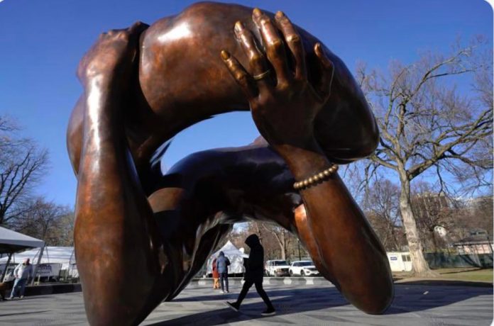 washington-post-columnist-claims-mlk-sculpture-shows-“how-white-america-loves-to-butcher-mlk”–-but-there’s-one-big-problem