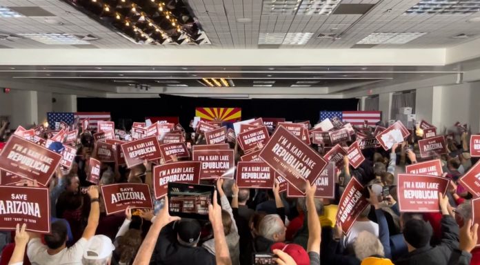 breaking-video:-president-trump-calls-into-kari-lake’s-huge-save-arizona-rally–-thousands-erupt-in-cheers