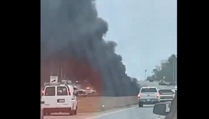 horrifying:-military-helicopter-crashes-on-highway-in-alabama,-killing-all-aboard-(video)