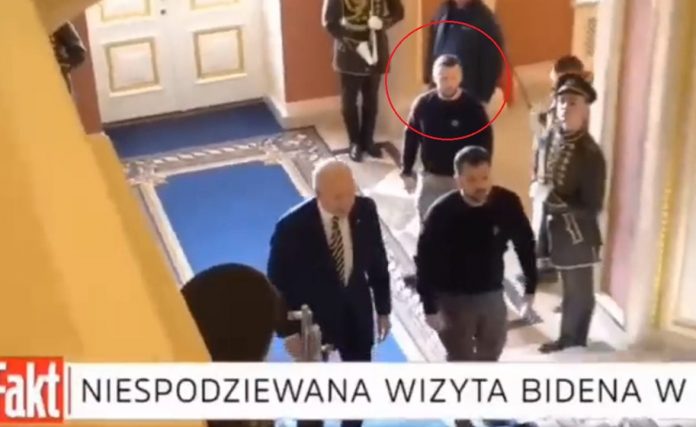 oops!-polish-media-accidentally-publishes-video-of-zelensky-with-his-doppleganger-body-guard