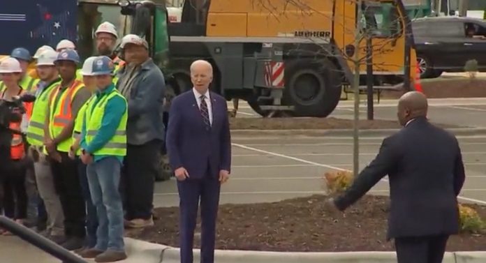 joe-biden-gets-lost-again-after-speech-at-semiconductor-plant-(video)