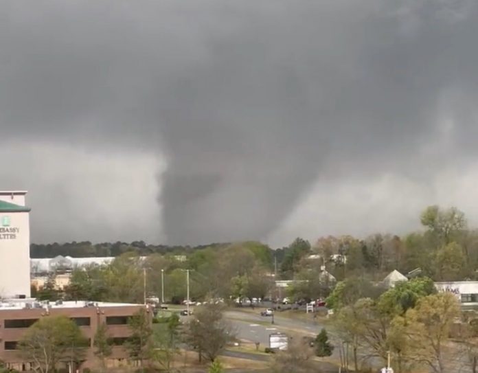 developing:-‘level-3-mass-casualty’-event-declared-after-catastrophic-tornado-rips-through-little-rock,-arkansas–-600+-injured-(video)