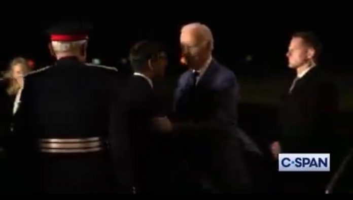 joe-biden-appears-to-push-british-prime-minister-rishi-sunak-out-of-the-way-to-greet-someone-else-(video)