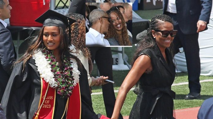 here’s-what-michelle-obama-wore-to-daughter-sasha’s-daytime-college-graduation-ceremony-(video)