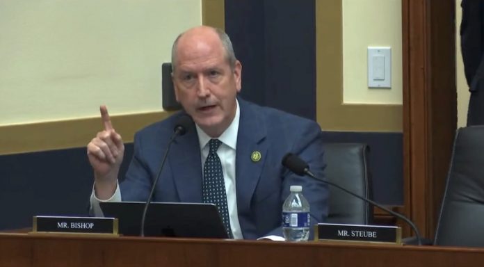 rep.-dan-bishop:-bank-of-america-turned-over-customers’-financial-and-transaction-records-to-fbi-in-dc-area-regardless-of-jan-6-involvement-(video)