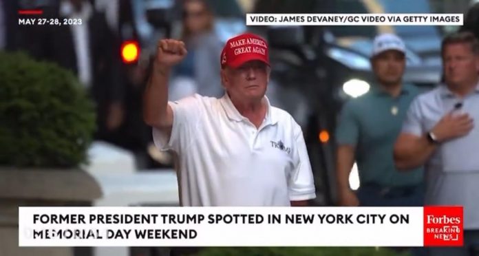 president-trump-arrives-to-new-york-city-for-memorial-day-to-cheering-crowd-of-supporters-(video)