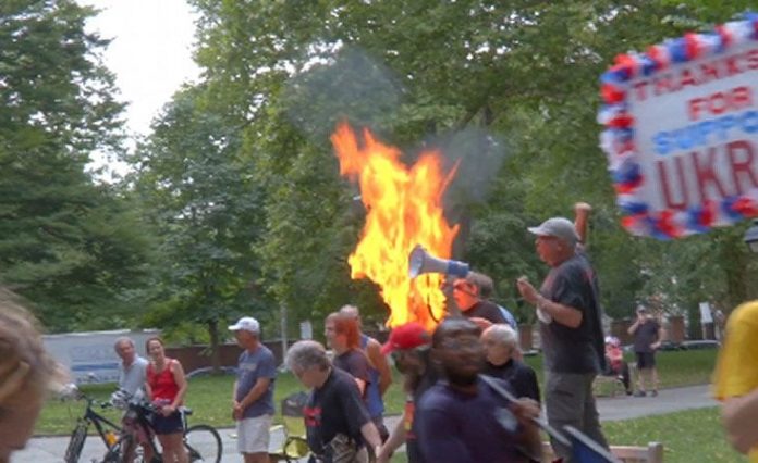 communists-in-philadelphia-celebrated-july-4th-by-burning-an-american-flag-(video)