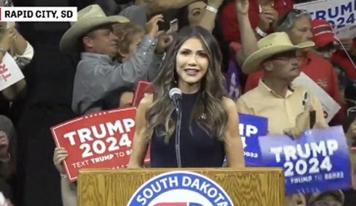 south-dakota-governor-kristi-noem-endorses-trump-for-2024-at-rally-(video)