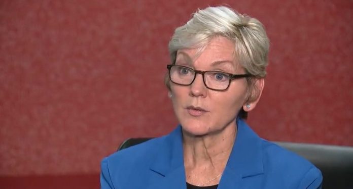 household-calls-police-on-energy-department-staffer-as-jennifer-granholm’s-ev-caravan-bogarts-charging-station-during-4-day-road-trip