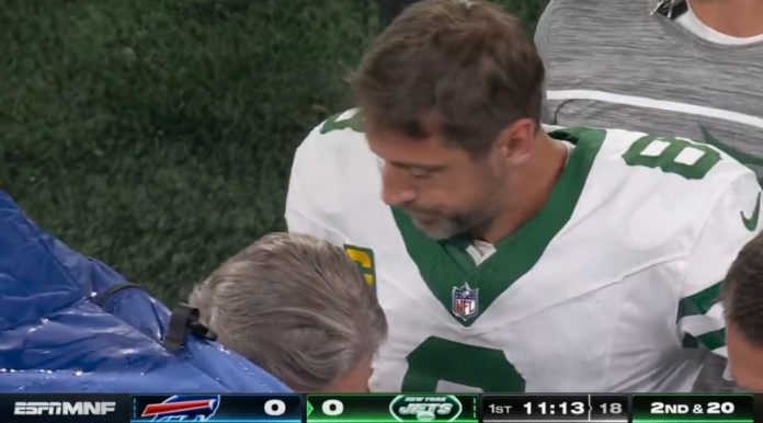 aaron-rodgers-suffers-ankle-injury-less-than-5-minutes-into-jets-debut–-out-for-game-(video)