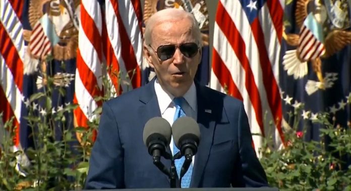 outrageous!-joe-biden-enjoys-a-picnic-with-a-live-band-in-rose-garden-while-hamas-holds-americans-hostage