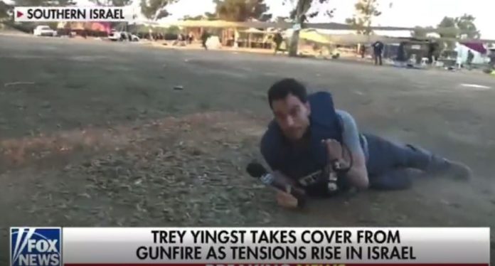 fox-news-reporter-trey-yingst-comes-under-fire-during-live-broadcast-in-southern-israel–-video