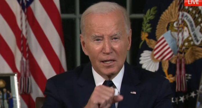 video:-joe-biden-loses-another-battle-with-teleprompter-during-oval-office-address