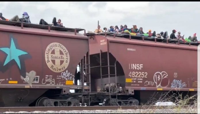 the-numbers-are-massive!-unlawful-aliens-spotted-leaving-central-mexico-making-their-way-to-united-states-border-(video)