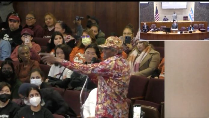 “send-them-all-back-…-trump,-get-in-here-and-clean-this-mess-up!”–-chicago-activist-mugged-by-reality-explodes-on-corrupt-chicago-city-council-for-coddling-illegals-and-seemingly-endorses-trump-(video)