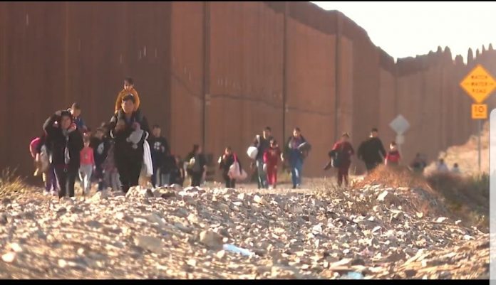 melugin:-masses-of-illegal-aliens-pour-into-united-states-through-breach-in-border-wall-cut-by-smugglers-(video)