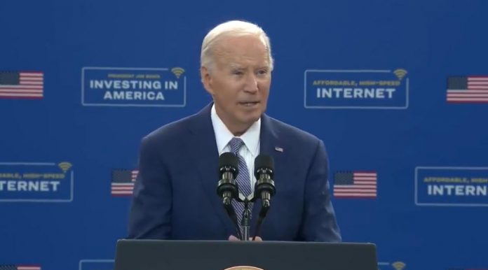 he’s-shot:-joe-biden-gets-confused:-“where’s-deborah?-i-just-had-my-picture-taken-with-her-…-that’s-not-true.-i-got-mixed-up!”-(video)