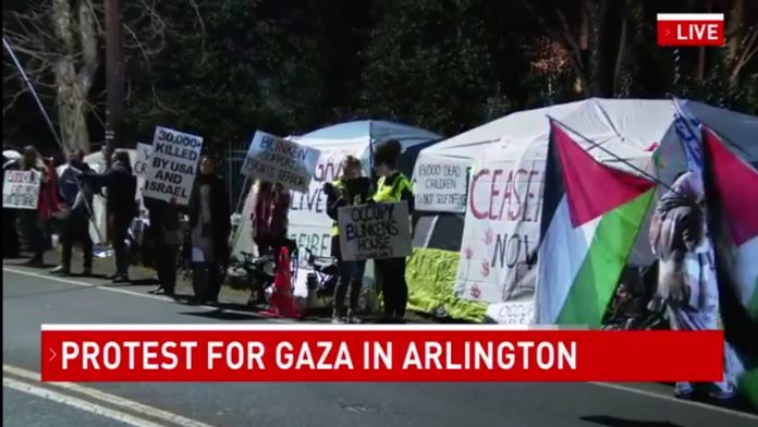 “bloody-blinken”:-hamas-supporters-hold-campout-protest-in-your-home-of-secretary-of-state-antony-blinken