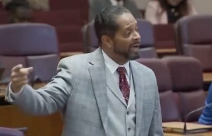 alderman-blasts-chicago-for-giving-illegals-$9,000-in-free-stuff-every-month:-‘you-know-what?-i-‘d-come-to-chicago-too!’-(video)