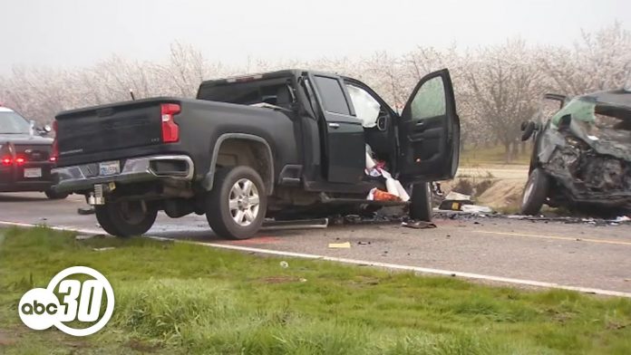 7-farmers-and-1-chauffeur-dead-after-head-on-collision-in-california:-police-say