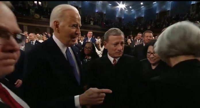 biden-doesn’t-know-which-way-to-walk-as-he-enters-house-chamber–-then-loses-battle-with-teleprompter-during-sotu-(video)