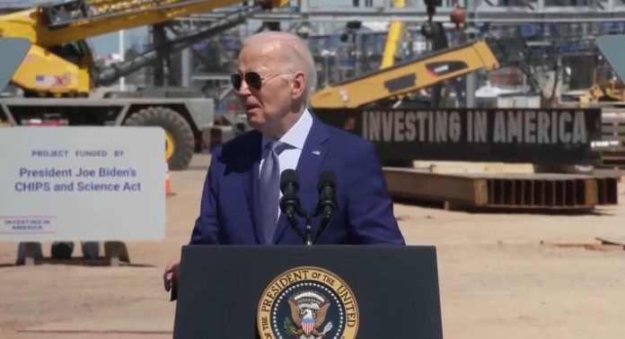 81-million-vote-recipient-joe-biden-gives-rambling-incoherent-speech-to-a-few-rows-of-people-in-arizona-(video)