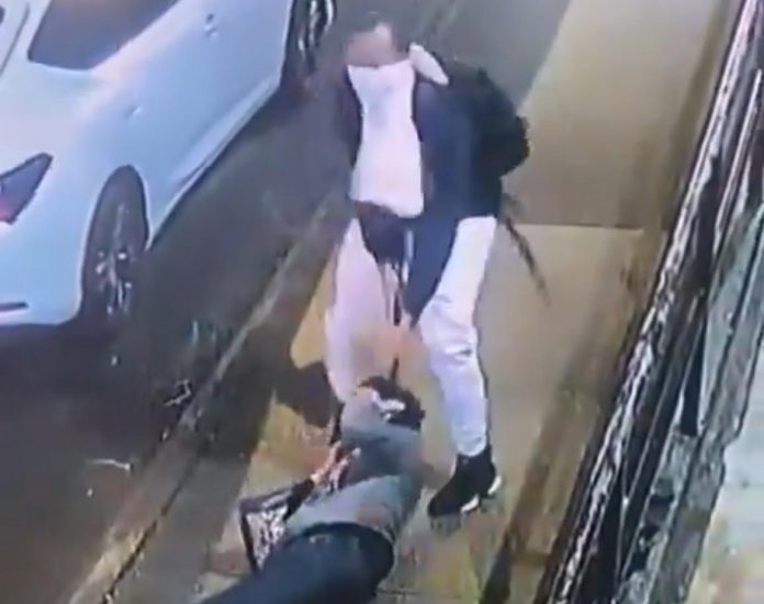 shock-video:-man-wraps-belt-around-woman’s-neck,-drags-her-unconscious-body-onto-nyc-street,-rapes-her