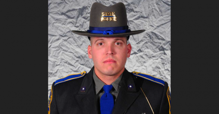 connecticut-town-refuses-to-honor-trooper-killed-in-the-line-of-duty-with-thin-blue-line-flag,-instead,-flys-pride-flag-at-half-mast-as-“honor”