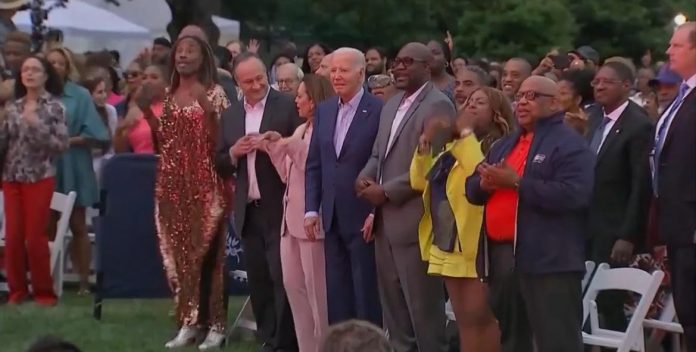 awkward:-biden-looks-like-a-zombie-as-everyone-dances-at-juneteenth-celebration-(video)