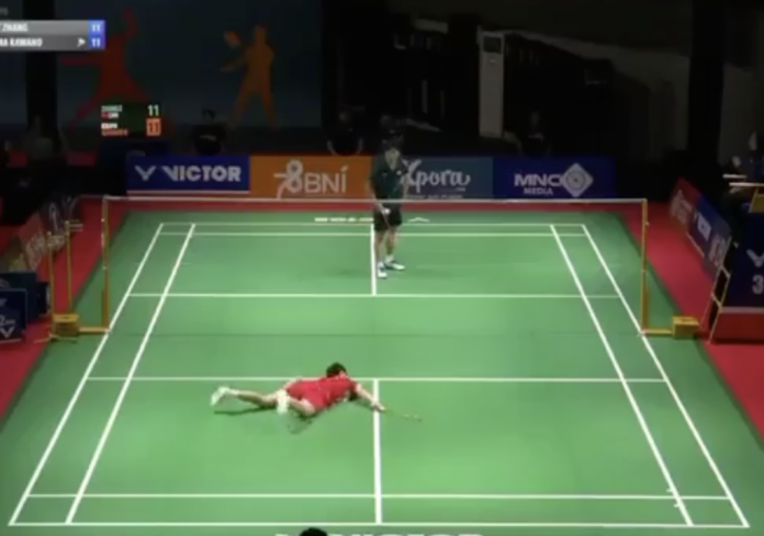 17-year-old-chinese-badminton-star-dies-suddenly-after-suffering-cardiac-arrest-on-court