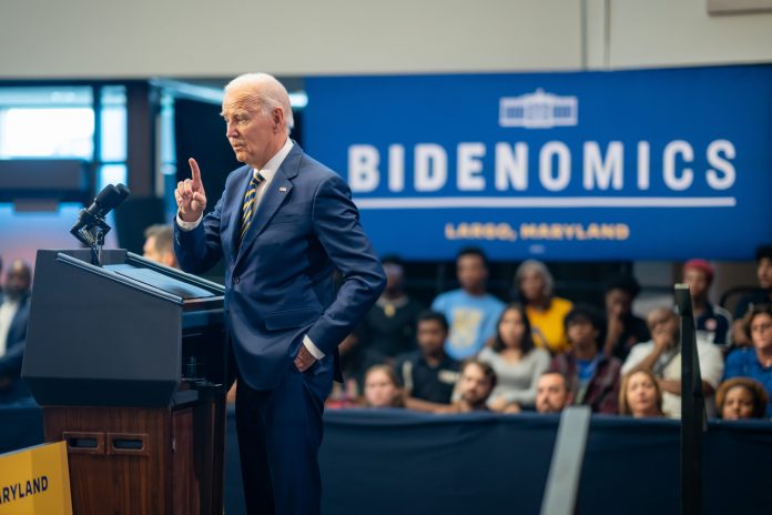 death-of-the-middle-class:-in-joe-biden’s-america,-new-survey-reveals-people-feel-they-need-to-earn-over-$186,000-annually-just-to-feel-secure