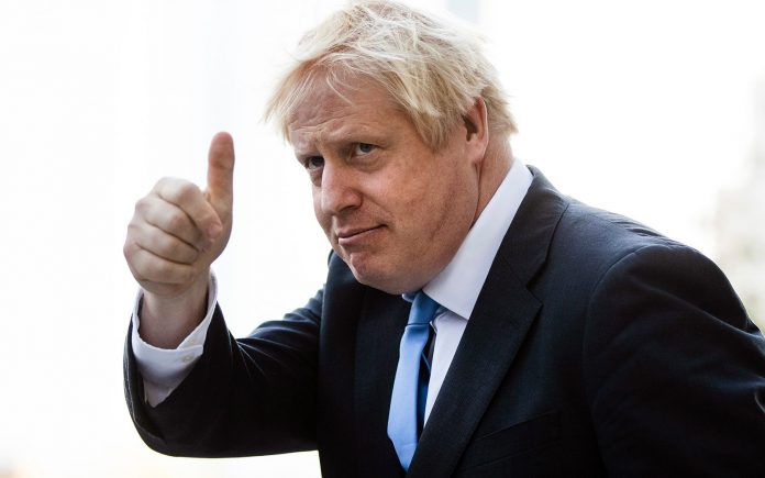 awks:-disgraced-former-british-pm-boris-johnson-speaks-to-near-empty-room-at-rnc