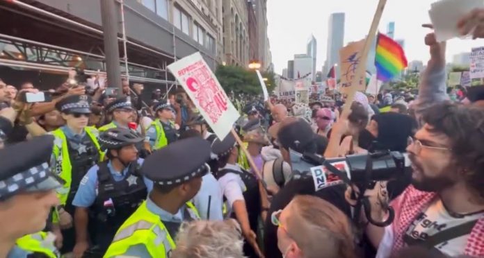 “dnc-go-home!-or-we’re-gonna-bring-the-war-home!”-–-pro-hamas-protestors-flood-downtown-chicago-ahead-of-dnc-convention-(video)