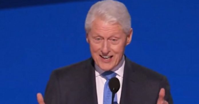 lie:-bill-clinton-tells-dnc-crowd-that-joe-biden-‘voluntarily’-gave-up-power-(video)