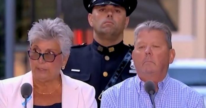 widow-of-fire-chief-killed-on-9/11-rips-joe-biden-and-kamala-harris-(video)